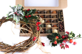 ADVENTNÍ BONBONIÉRA - Plněné Dortíčky pro psy - 1000 g